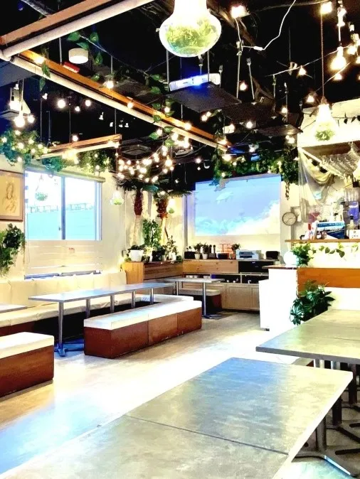 〈渋谷×昼の社内パーティー〉昼の明るいリゾート空間で開く社内パーティーのヒーロー画像